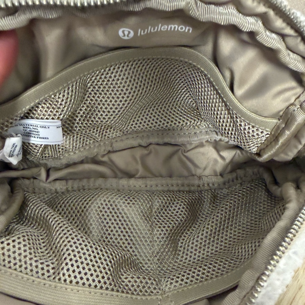 Lululemon Sherpa Everywhere Belt Bag Cream Fleece Crossbody Mini Belt Bag - Picture 10 of 12